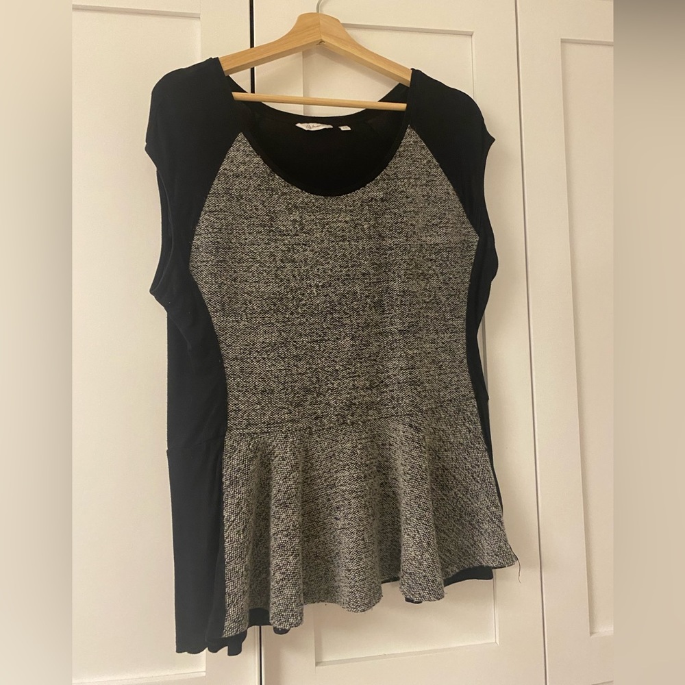 Reitmans Womens Black Grey Ruffle Peplum Shirt, Size Large, work, casual